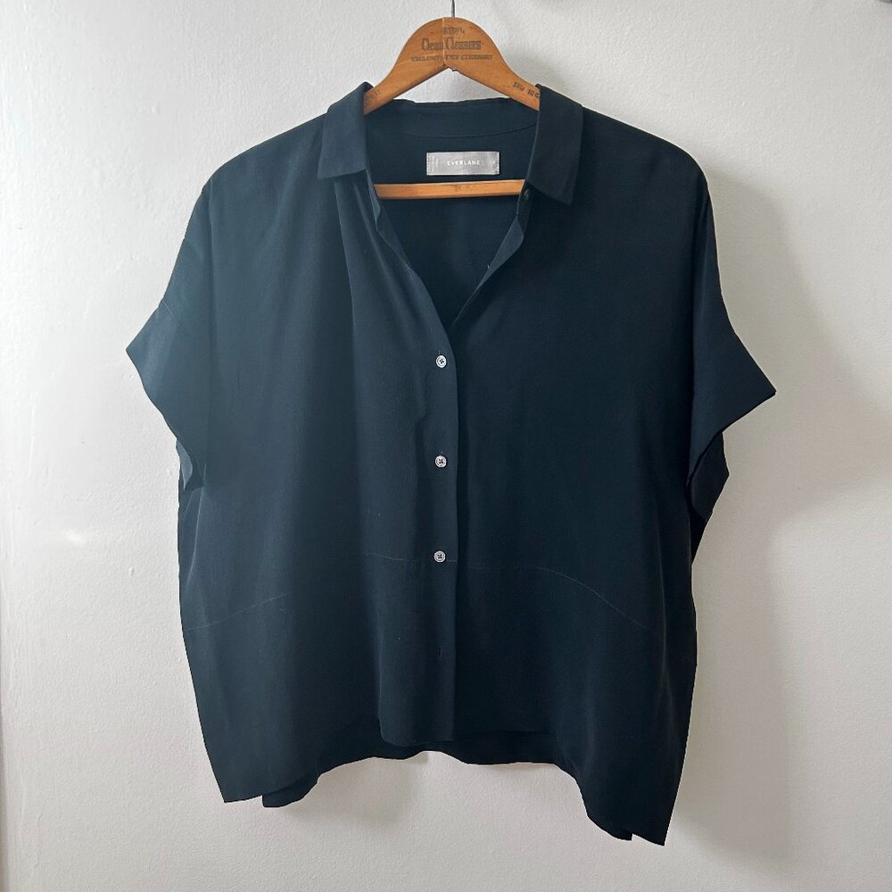 Everlane | The Boxy Shirt in Washable Silk, Navy